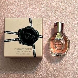 VICTOR & ROLF FLOWER BOMB - NEW